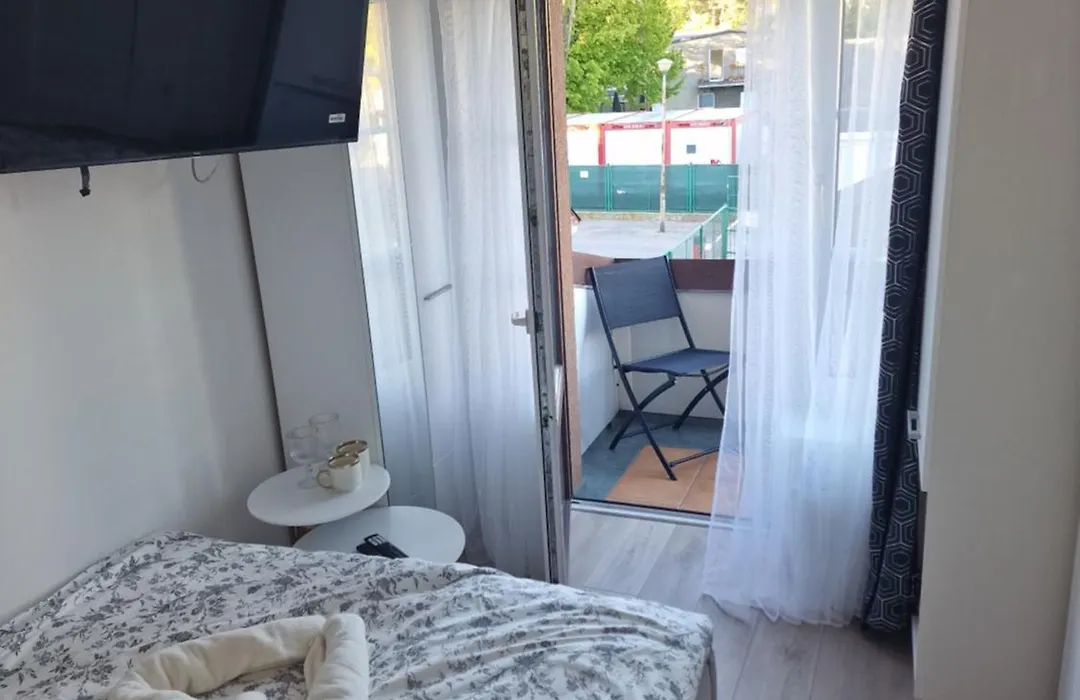 Apartamenty Złota Madam-1