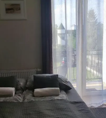 Pokoje Gościnne Nad Cukiernią w centrum miejscowości.-3