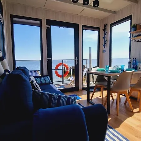 Domki na wodzie Jastarnia - Houseboat-3