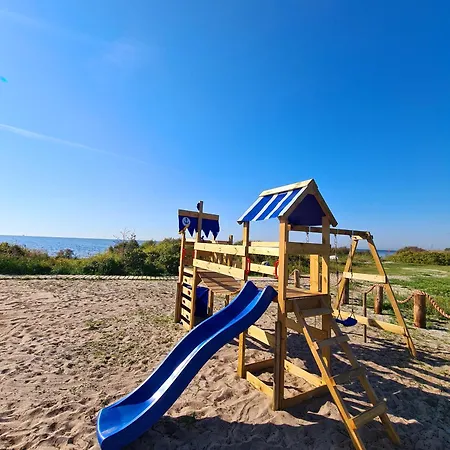 Domki na wodzie Jastarnia - Houseboat-2