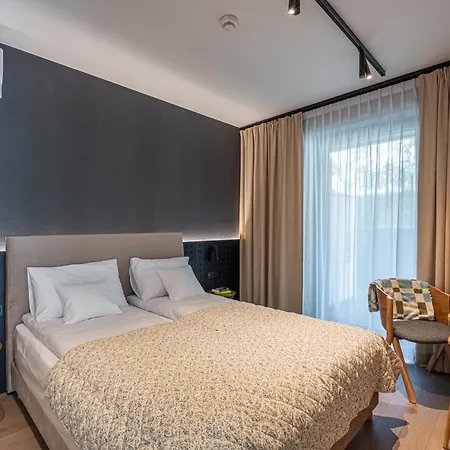 Apartament Leśny Ogród - kompleks Wydma&Las - 200 m do Morza, widok na sosnowy las, leśny ogród o pow 160 m2, bezpłatny parking, faktura VAT, ochrona, plac zabaw, boisko wielofunkcyjne-2