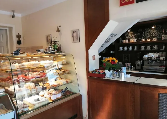 Pokoje Gościnne Nad Cukiernią w centrum miejscowości. Jastarnia