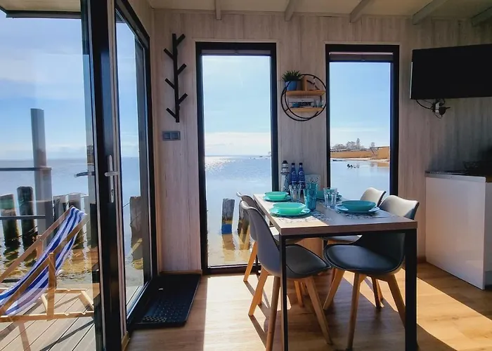 Domki na wodzie Jastarnia - Houseboat